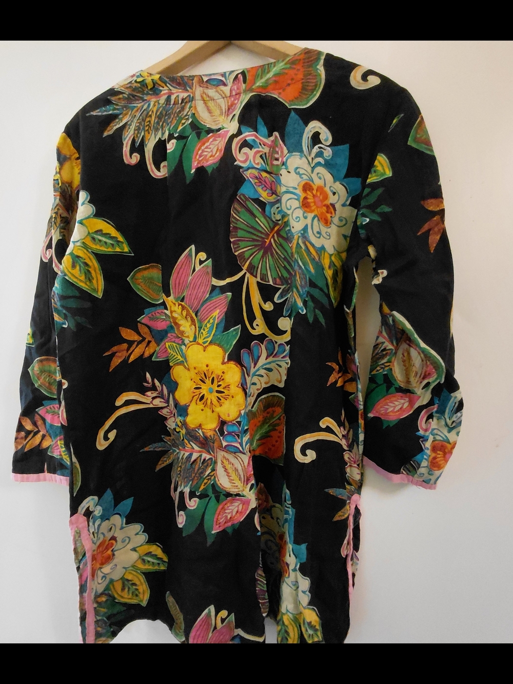 Kikisol Womens Bohemian Floral Tunic Top Size M Black Artsy Fiji Vacation Cotton - Picture 2 of 7